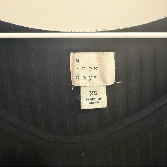 A New Day Black Ribbed Long Sleeve Crop Top Size XS - Picture 2 of 3